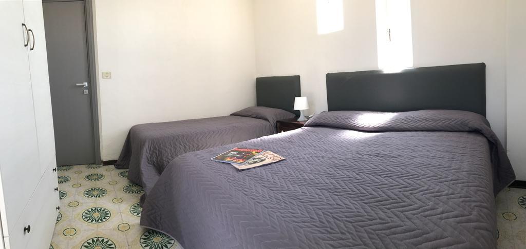 Homeholiday Giulivo บายา โดมิเซีย ภายนอก รูปภาพ